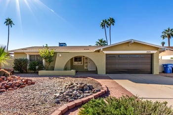 3829 Anderson Dr, Glendale, AZ 85308