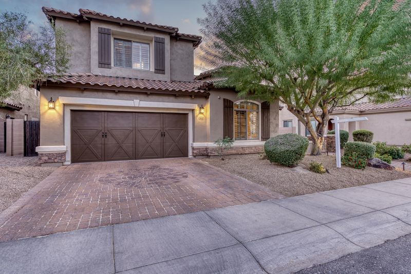 3829 E Patrick Ln, Phoenix, AZ 85050