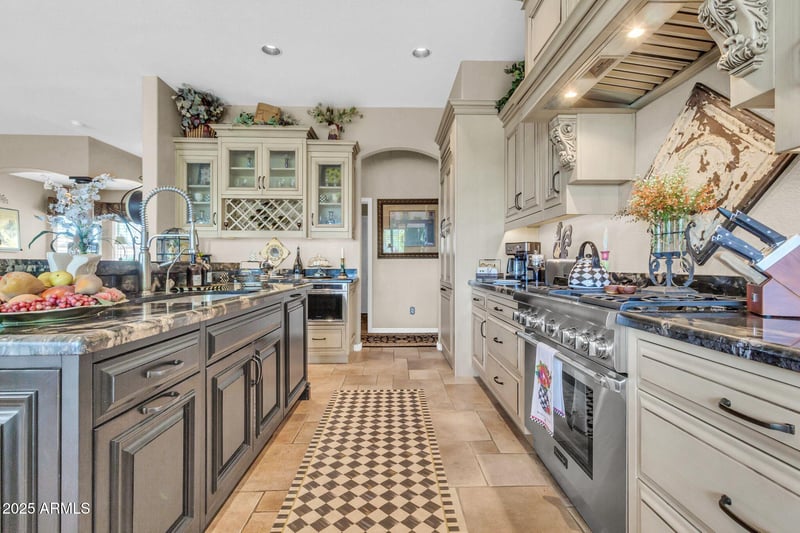 3829 Peach Tree Dr, Chandler, AZ 85249
