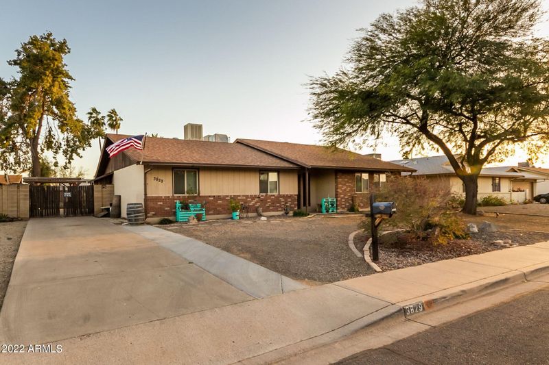 3829 W Cholla St, Phoenix, AZ 85029