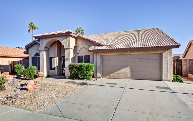 3829 W Misty Willow Ln, Glendale, AZ 85310