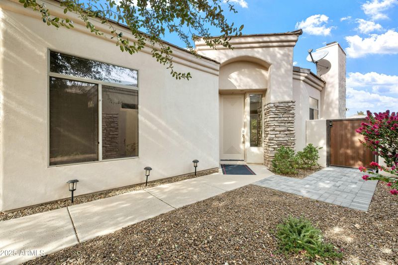 3830 E Carter Dr, Phoenix, AZ 85042