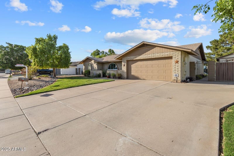 3830 Sandra Ter, Phoenix, AZ 85053