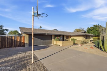 3830 Shangri La Rd, Phoenix, AZ 85028