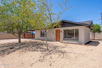 3830 Claremont St, Phoenix, AZ 85019