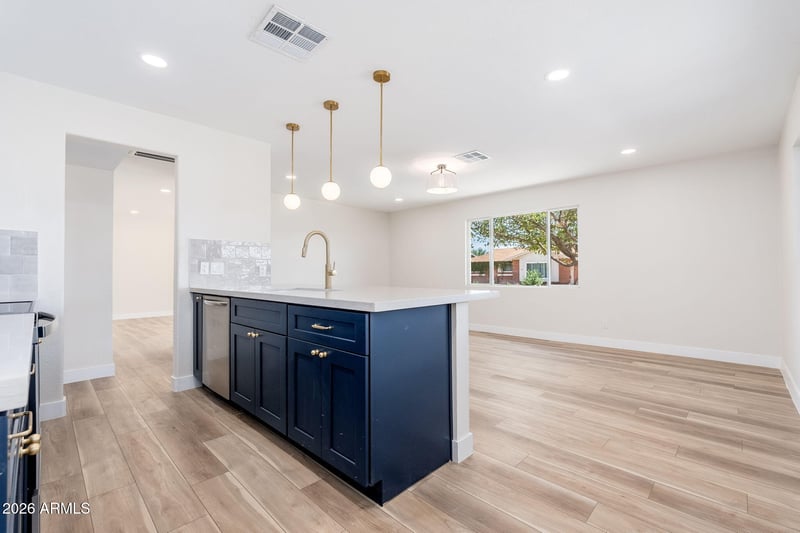 3830 W Claremont St, Phoenix, AZ 85019