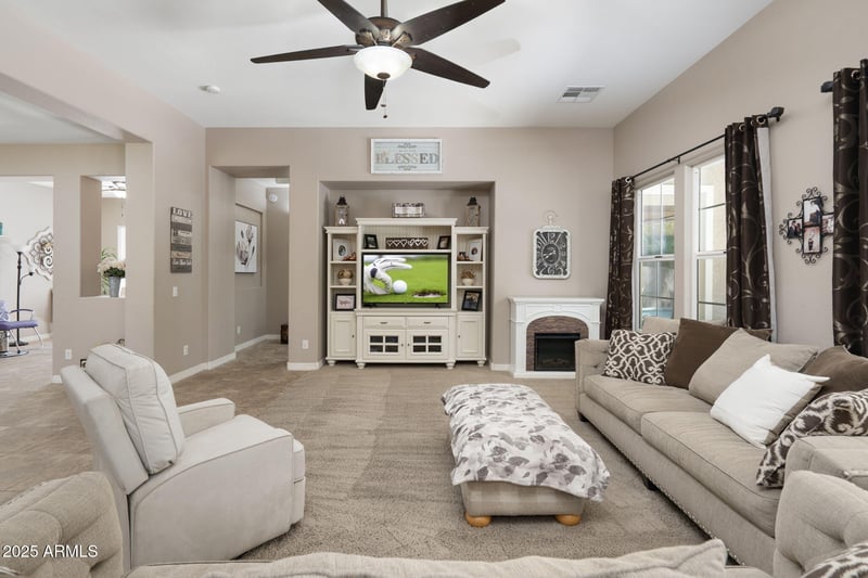 3831 Weather Vane Rd, Gilbert, AZ 85296