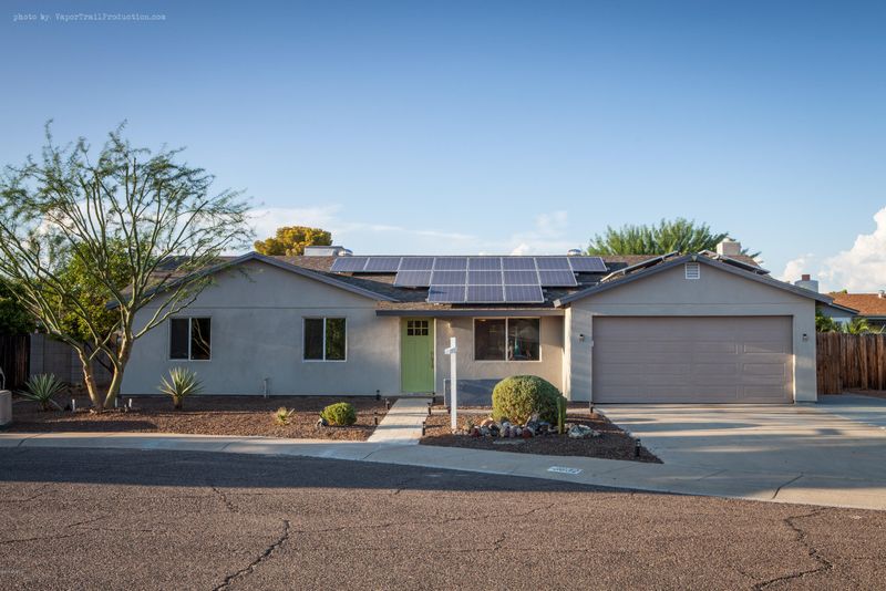 3832 E Hillery Dr, Phoenix, AZ 85032