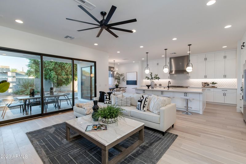 3833 N 33rd St, Phoenix, AZ 85018