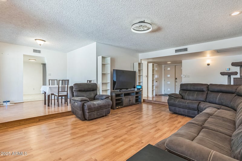 3833 Phelps Rd, Phoenix, AZ 85053