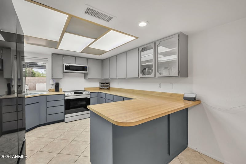 3833 Phelps Rd, Phoenix, AZ 85053