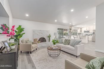 3833 Woodridge Dr, Glendale, AZ 85308