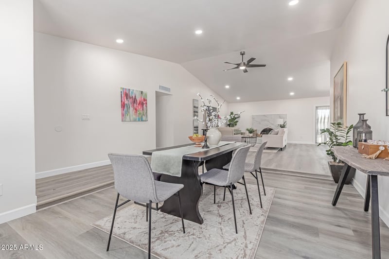 3833 Woodridge Dr, Glendale, AZ 85308