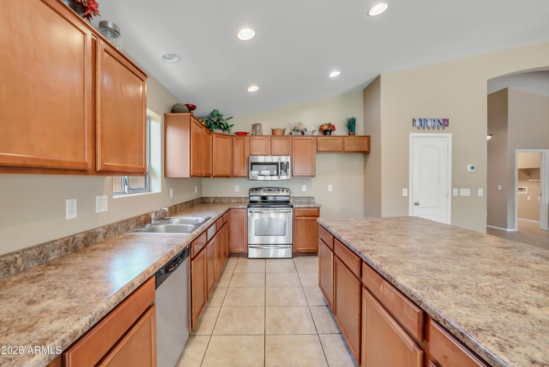 38333 Carolina Ave, San Tan Valley, AZ 85140