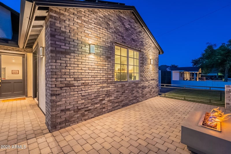 3834 Clarendon Ave, Phoenix, AZ 85018