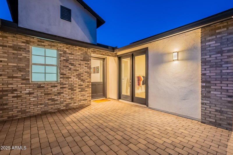 3834 Clarendon Ave, Phoenix, AZ 85018