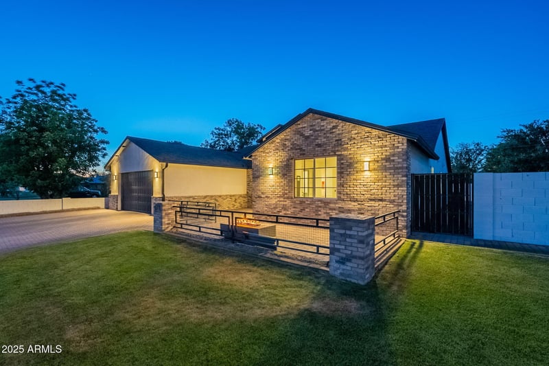 3834 Clarendon Ave, Phoenix, AZ 85018