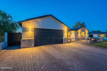 3834 Clarendon Ave, Phoenix, AZ 85018
