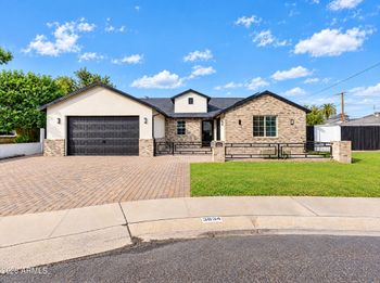 3834 E Clarendon Ave, Phoenix, AZ 85018