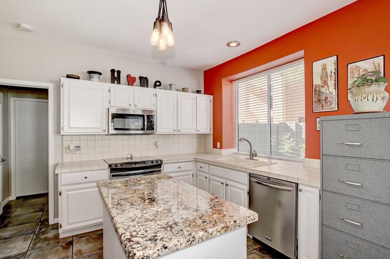 3834 E Tanglewood Dr, Phoenix, AZ 85048