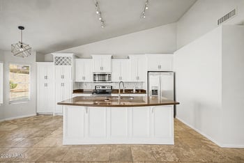 3834 E Windsong Dr, Phoenix, AZ 85048