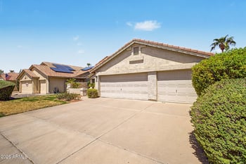 3834 E Windsong Dr, Phoenix, AZ 85048