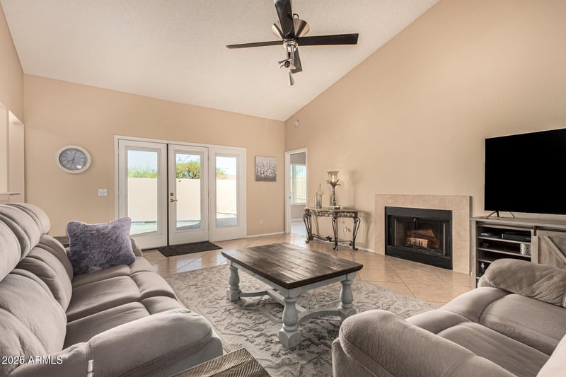 3834 Goldfinch Gate Ln, Phoenix, AZ 85044