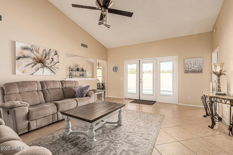 3834 Goldfinch Gate Ln, Phoenix, AZ 85044