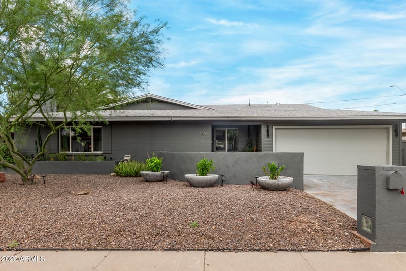 3834 Shaw Butte Dr, Phoenix, AZ 85028