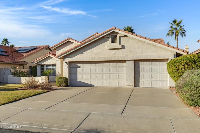 3834 Windsong Dr, Phoenix, AZ 85048