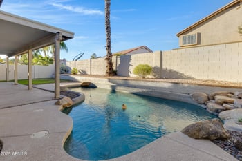 3834 Windsong Dr, Phoenix, AZ 85048