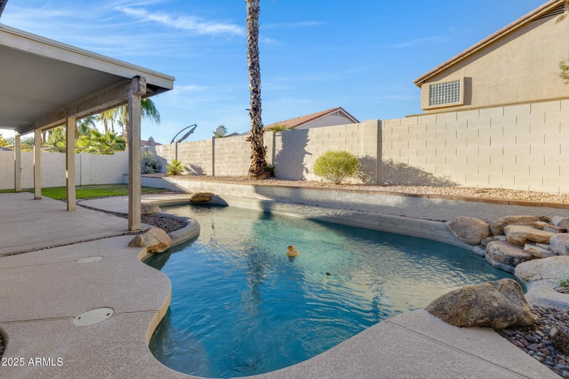 3834 Windsong Dr, Phoenix, AZ 85048