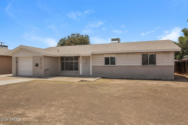 3835 W Solar Dr, Phoenix, AZ 85051