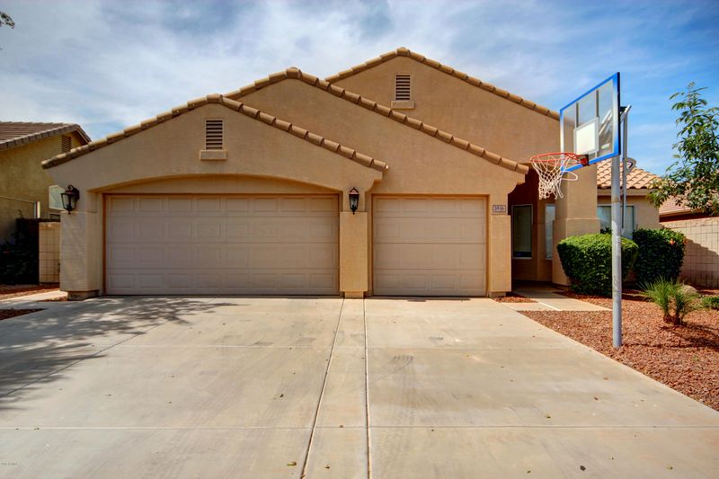 3836 S Bridal Vail Dr, Gilbert, AZ 85297