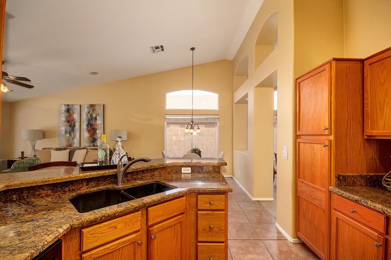 3836 S Bridal Vail Dr, Gilbert, AZ 85297