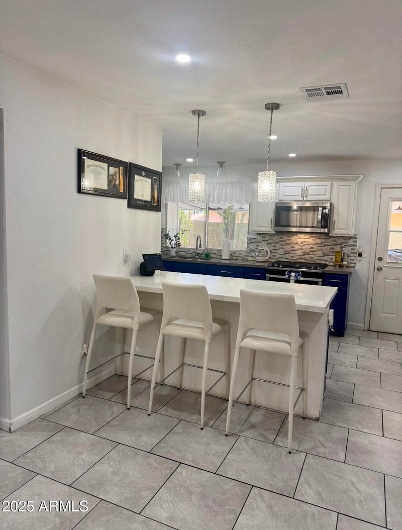 3837 Acapulco Ln, Phoenix, AZ 85053