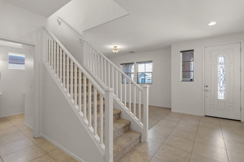 3837 E Branham Ln, Phoenix, AZ 85042