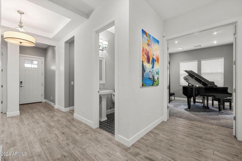 3837 E Crittenden Ln, Phoenix, AZ 85018
