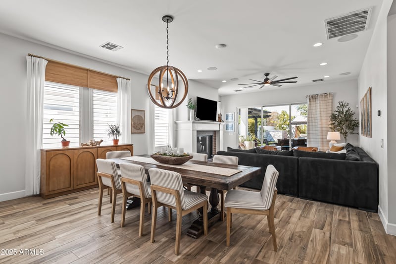 3838 E Crittenden Ln, Phoenix, AZ 85018