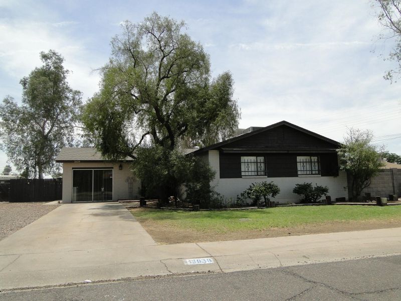 3839 N 49th Dr, Phoenix, AZ 85031
