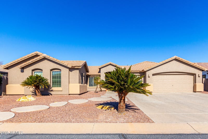 384 Chuckwagon Ln, San Tan Valley, AZ 85143