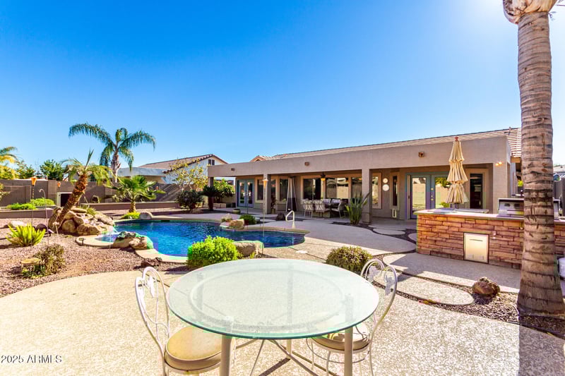 384 Chuckwagon Ln, San Tan Valley, AZ 85143