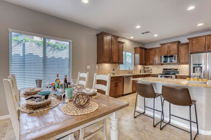 3840 E Melinda Dr, Phoenix, AZ 85050