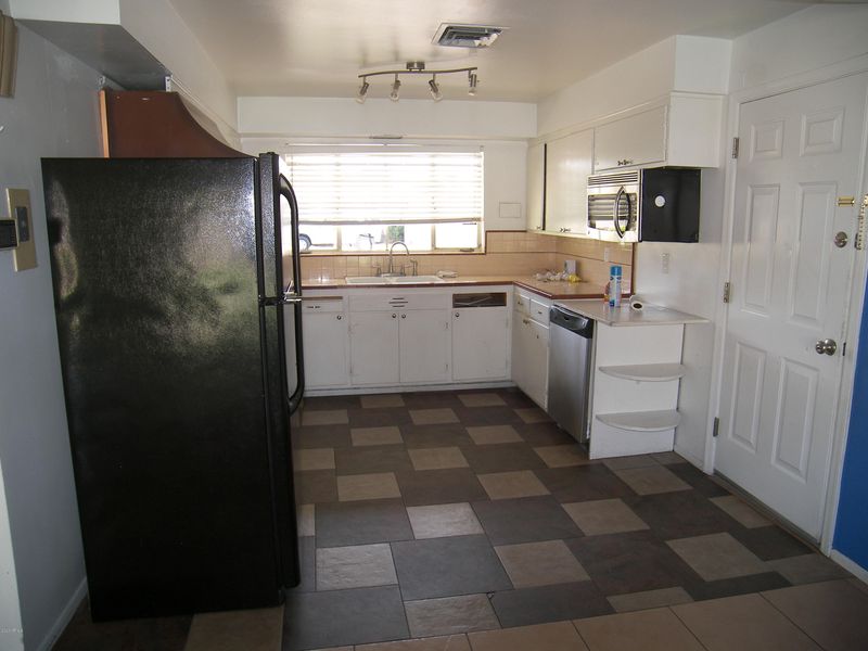 3840 E Wilshire Dr, Phoenix, AZ 85008