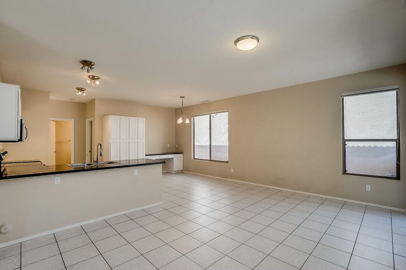 3840 W Fallen Leaf Ln, Glendale, AZ 85310