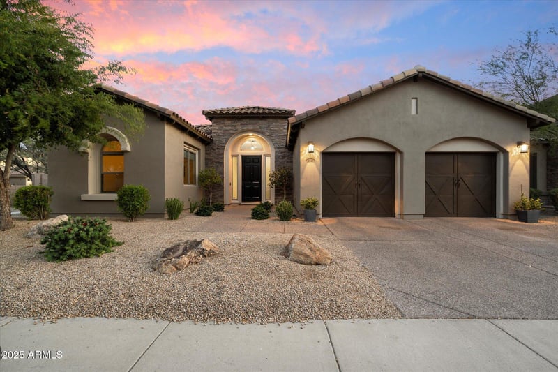 3841 E Patrick Ln, Phoenix, AZ 85050