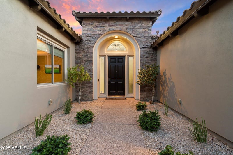 3841 E Patrick Ln, Phoenix, AZ 85050