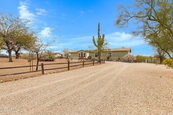 38413 16th St, Phoenix, AZ 85086