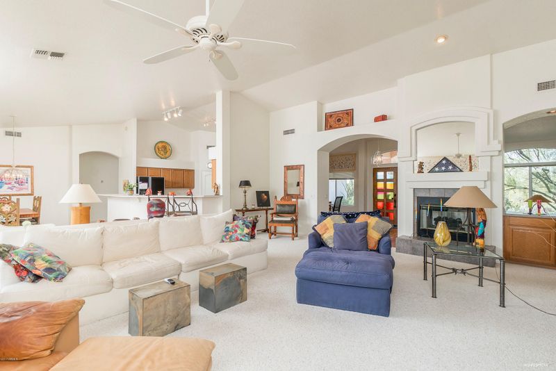 38419 N Central Ave, Phoenix, AZ 85086