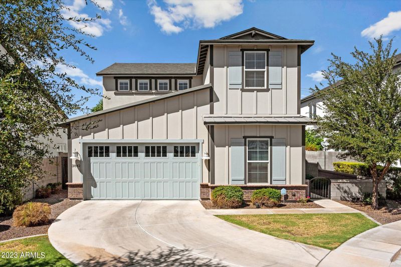 3842 E Crittenden Ln, Phoenix, AZ 85018